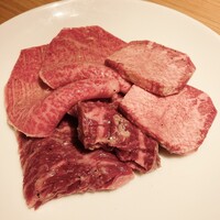 ビーフキッチン 恵比寿店 - 上タン・特選ハラミ・リブシン