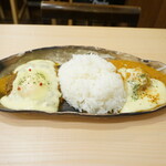 ちぃりんご - あいがけカレー・とろ〜りチーズ追加