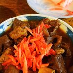 宇ち多゛ - 後ろのダイコンからショウガを留学させた煮込みです