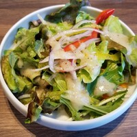 鉄板和食とワイン 萬鉄 - サラダ