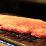 超レトロ焼肉桜坂 - 石垣牛。大切にお焼きします。