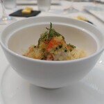 エルルカン・ビス - ｢1の前菜｣（premier hors-d'oeuvre） 冷製赤海老のタイ風カッペリーニ