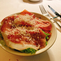 トラットリア グランボッカ - 生ハムサラダ（ハーフサイズの半分）