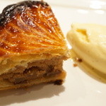 OGINO organic Restaurant - ガレット・デ・ロワ（2400円）の1/4カット