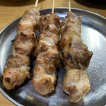 ホワイトはうす - 焼鳥（塩）130円×3本