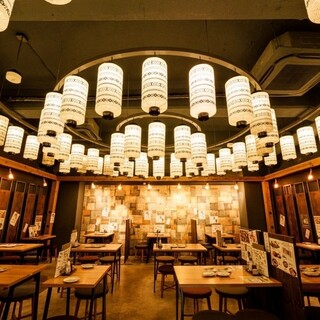 최대 60명까지 수용 가능한 넓은 매장