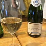スタンドシャン食 -Tokyo赤坂見附- Champagne & GYOZA BAR - グラスシャンパン