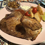 メキシコ酒場 サンズ・ダイナー - ローストチキン
      切り分けてくれたお姉さんありがとう