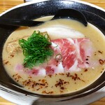 バロンヌードル - 醤油ラーメン肉増し1130円。