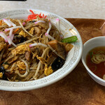 北田食堂 - ピリ辛中華ちらし¥800