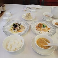 新橋亭 - チョイスランチ(海老マヨのエスニックパウダーかけ・甲イカとセロリのゆかり炒め)