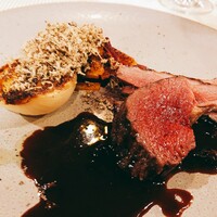 チミケップホテル - オプションのサマートリュフをかけた鹿肉