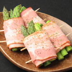 asparagus bacon roll