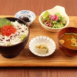 Shirasui salmon roe bowl