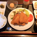 国産牛タン食べ放題と卓上無限レモンサワー 名物家 - アジフライ定食850円