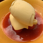 赤坂 菊乃井 - ミルクアイスクリーム　苺ソース