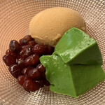 赤坂 菊乃井 - 水物：黒糖シャーベット　抹茶豆腐　小豆　 又はミルクアイスクリーム　苺ソース 抹茶豆腐が香り高く、小豆が素敵に炊きあげられていました。