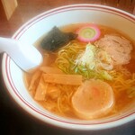 そば処 やま安 - ラーメン￥500