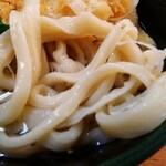 関西風手打うどん いらっしゃい - ご主人による手打ちの麺