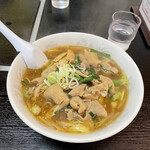 よしなり食堂 - もつラーメン