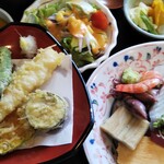 Waiki Takabee - 海鮮丼＋ミニ天ぷらセット￥１，６００