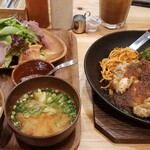 九重珈琲 - 鶏もも１枚焼きと厚切りベーコンステーキ＋セットアイスコーヒー　1683円