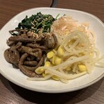 万宝家 - ナムル盛り合わせ（￥650）