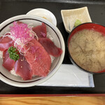みなと市場 小松鮪専門店 - 赤身丼　700円