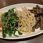 万宝家 - ナムル盛り合わせ（￥650）