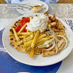ギリシャ料理 taverna ミリュウ - チキンのギロピタ