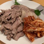 万宝家 - 蒸し豚（キムチ付き）（￥850/1人前）