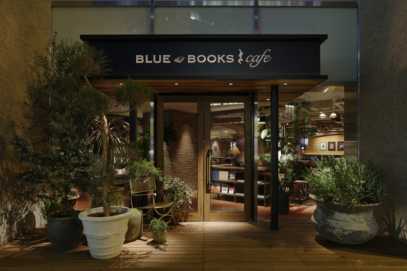 BLUE BOOKS cafe