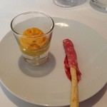 イル プレージョ - アールグレイとニンジンのエスプーマ、グリッシーニ