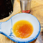 富田屋 - エビ天
      天つゆにもみじおろし・とうがらしを入れて