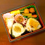 旅弁当駅弁にぎわい - 但馬牛と焼穴子のおむすび弁当