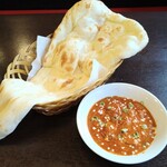 インド料理専門店 マサラ・マスター - マトンマサラ(辛口)とナン