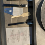 Cle4 - 引き出しの中にメニューやフォークなど