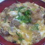 のざわ食堂 - 他人丼４８０円（やや甘めでやさしい味付け、恐らくうどんのスープがベースになっています。具は牛ばら肉、玉ねぎをふんわり玉子でとじてあります！）
