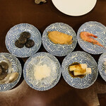 Bishokudougen Ginza Koharebiyori - 前菜の小皿料理。宮廷料理のようなワクワク感がある。