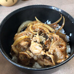 Menya Shina - 焼肉丼(¥350)