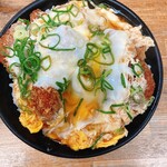 まるはのかつ丼 - てんこ盛り・玉子追加です。（2022.5 byジプシーくん）