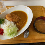 元気モリモリ - カレー定食
コロッケが乗ってます