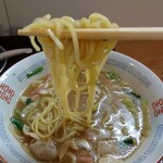 ヤマシタ工房 - 麺は中太くらい