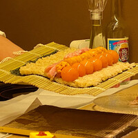 鮨よしかわ 麻布十番 - トロと卵黄の太巻き