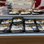 スーパーヤマト 平田店 - スーパーヤマトさんは格安弁当コーナーがめちゃくちゃ充実してます。