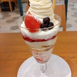 ミルク&パフェ よつ葉ホワイトコージ - 