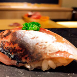鮨うめざわ - アジ、ネギの薬味がスゴイ！とろけます