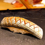 鮨うめざわ - コハダ、ユズが良い仕事、口の中で蕩けます