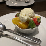 キャトルラパン - デザートは安定のてんこ盛り(*ﾟ∀ﾟ*)