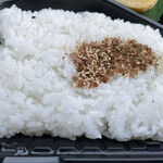 スーパーヤマト - 日の丸ご飯にふりかけをかけて！